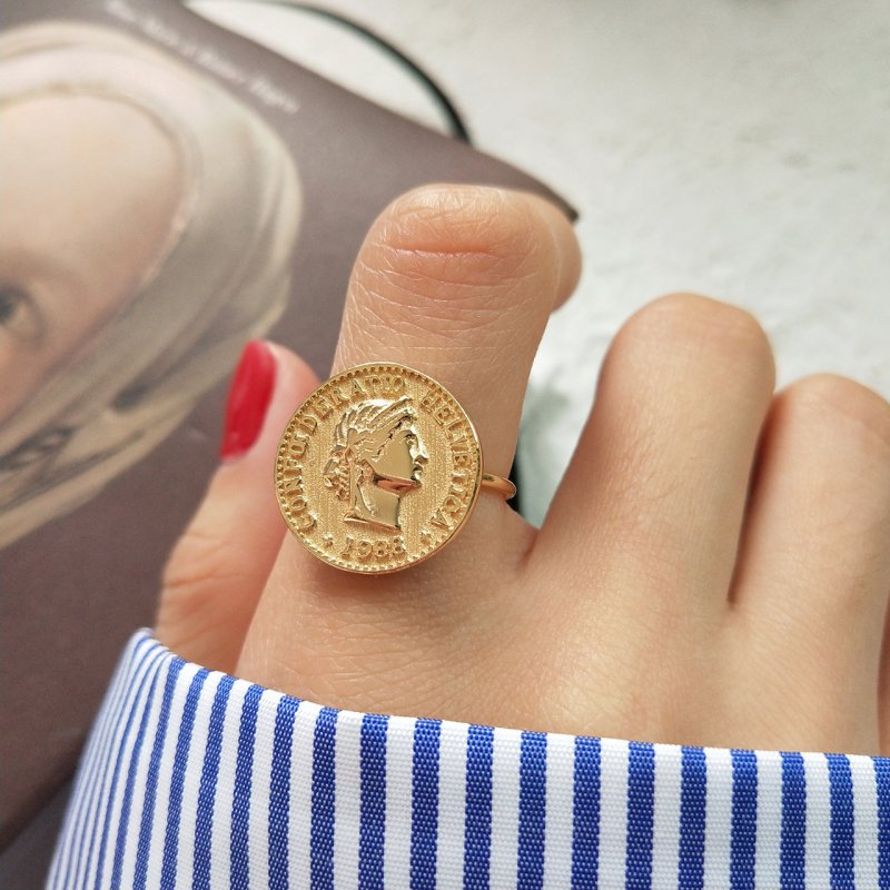 S925 sterling silver golden dollar round coin fashion personality Elizabeth ring S925 sterling silver golden dollar round coin fashion personality Elizabeth ring